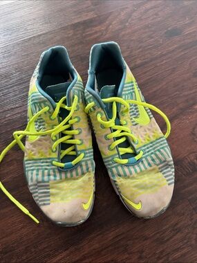 Nike Teal and Neon Yellow Patterned Trainer Shoes